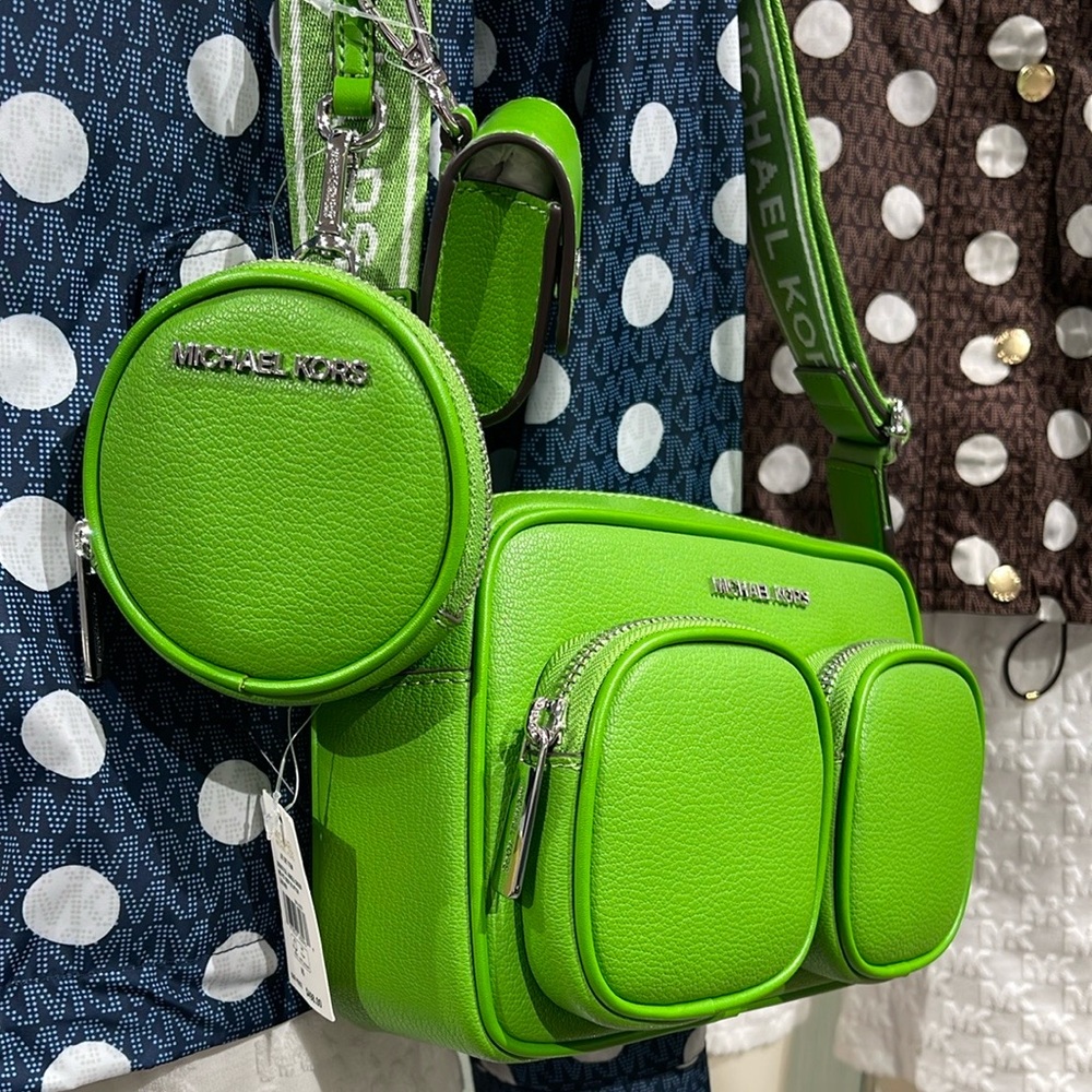 Michael Kors Jet Set Leather Md Crossbody Bag Case Apple Airpods Pr
Jung… - Picture 10 of 16